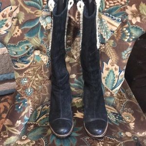 UGG boots black suede 7.5. Good condition